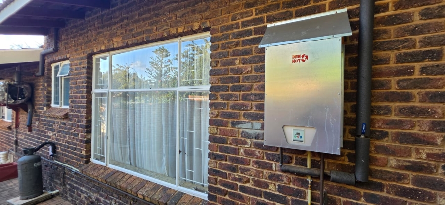 5 Bedroom Property for Sale in Wilkoppies North West